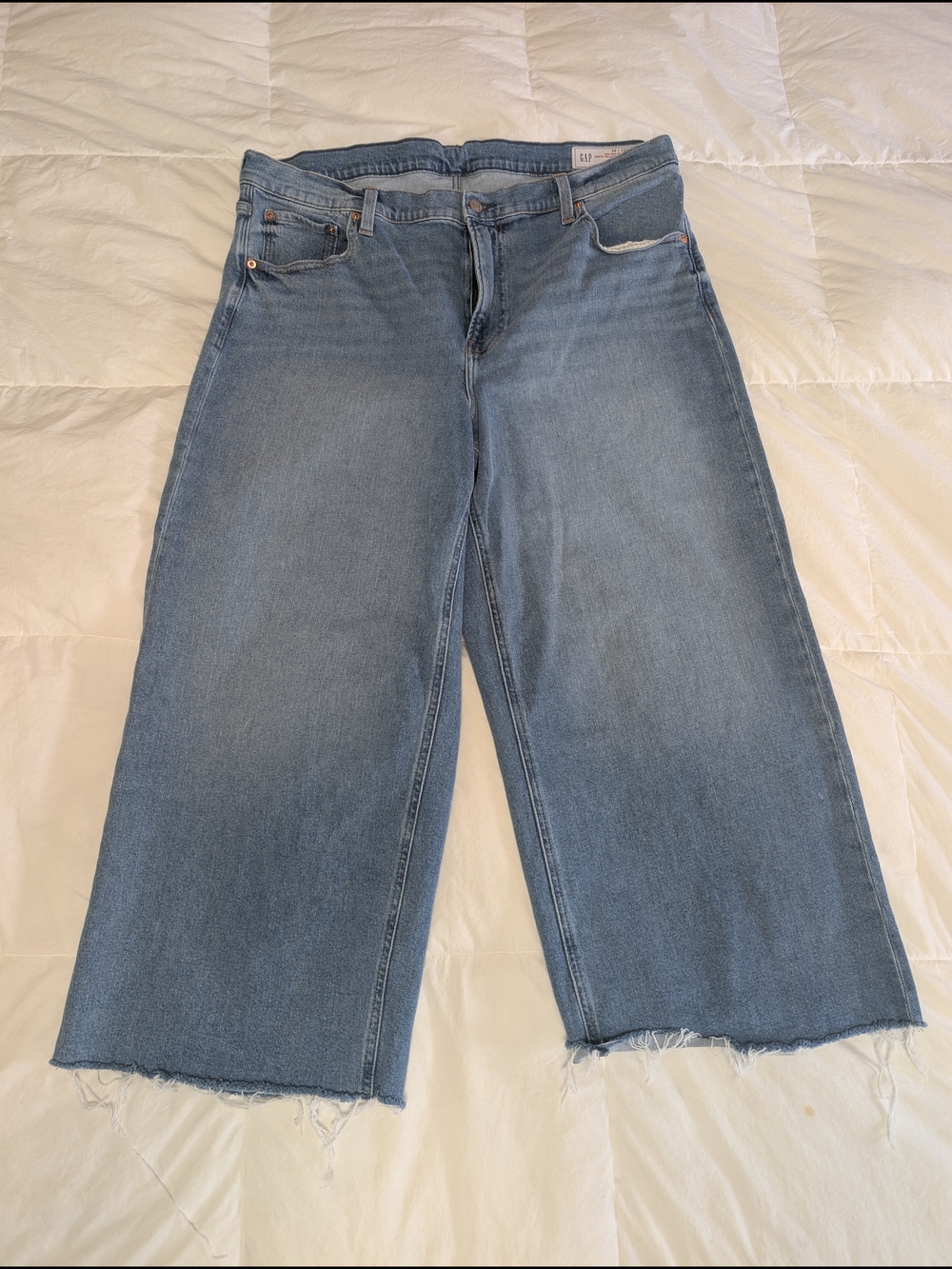 GAP Light Blue Raw-Hem Cropped Wide-Leg Jeans